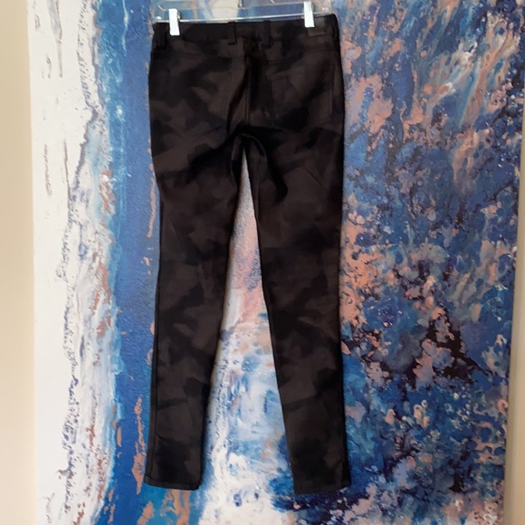 Ecru NYC Reversible Skinny Pants - Camo & Black - two pants in one! - Picture 3 of 11